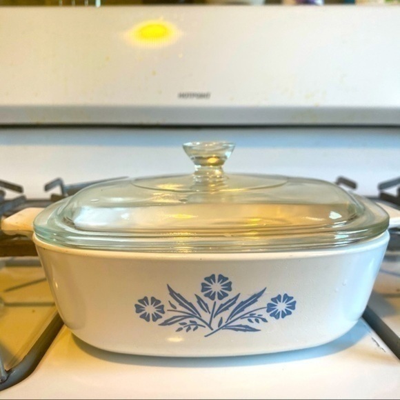 Antique Corning Ware cornflower casserole baking dish​